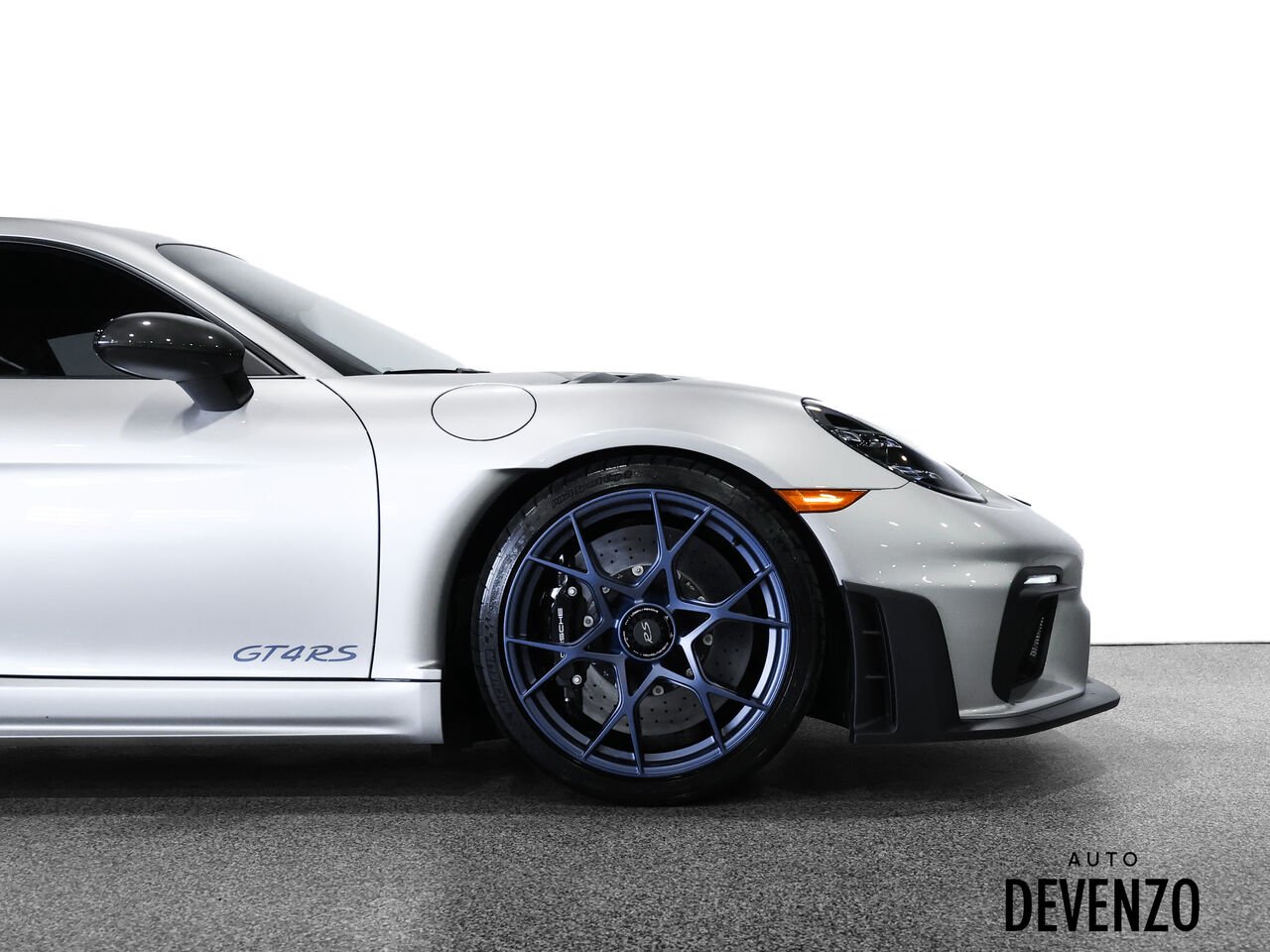 Porsche 718 Cayman GT4 RS Weissach Package 2025 Gris Saint-Eustache - photo #6