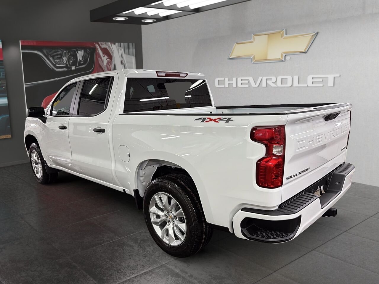 CHEVROLET Silverado 1500 PERSONNALISÉE 2026 BLANC SOMMET Saint-Hyacinthe - photo #3