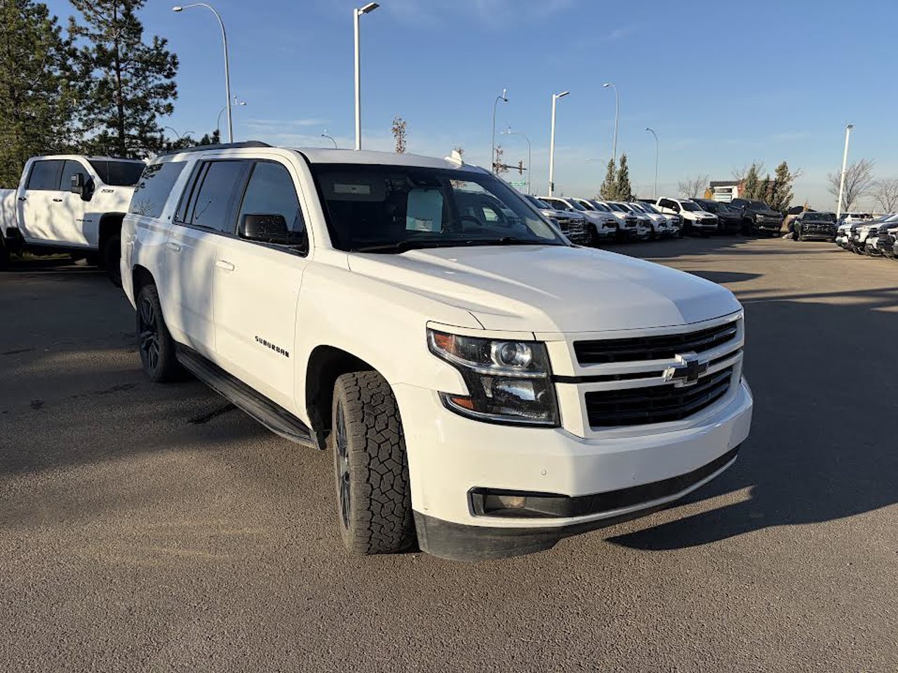 2019 Chevrolet Suburban 4WD 4dr 1500 LT White Sherwood Park - photo #1