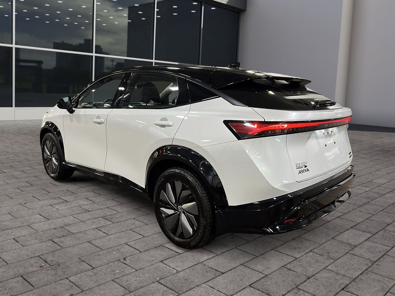 Nissan ARIYA 2024 Blanc Québec - photo #3