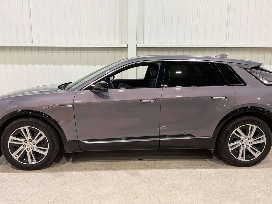 2024 Cadillac LYRIQ 4dr Tech w/1SA Grey