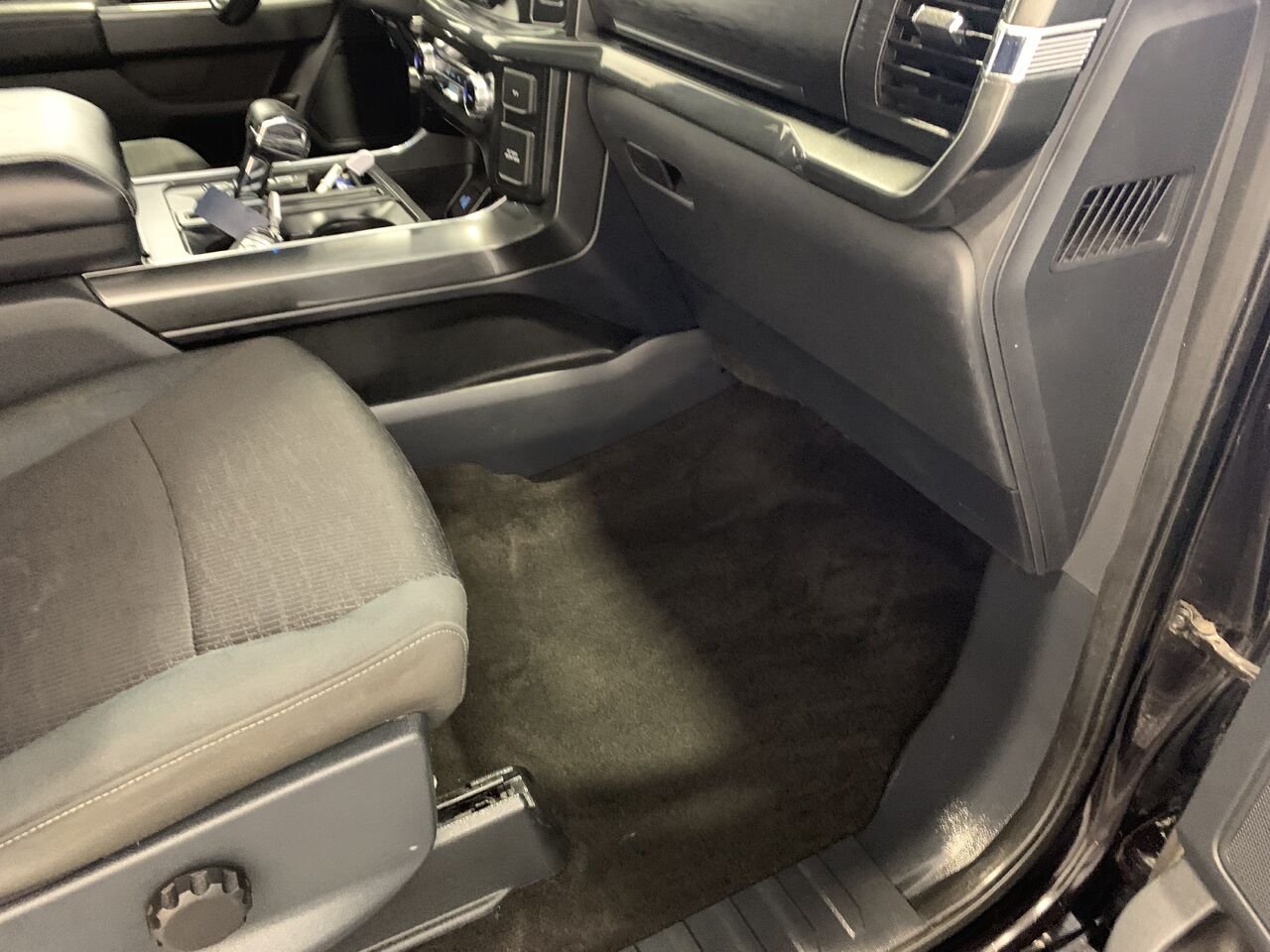 2022 Ford F-150 XLT cabine SuperCrew 4RM caisse de 5,5 pi Black Châteauguay - photo #19