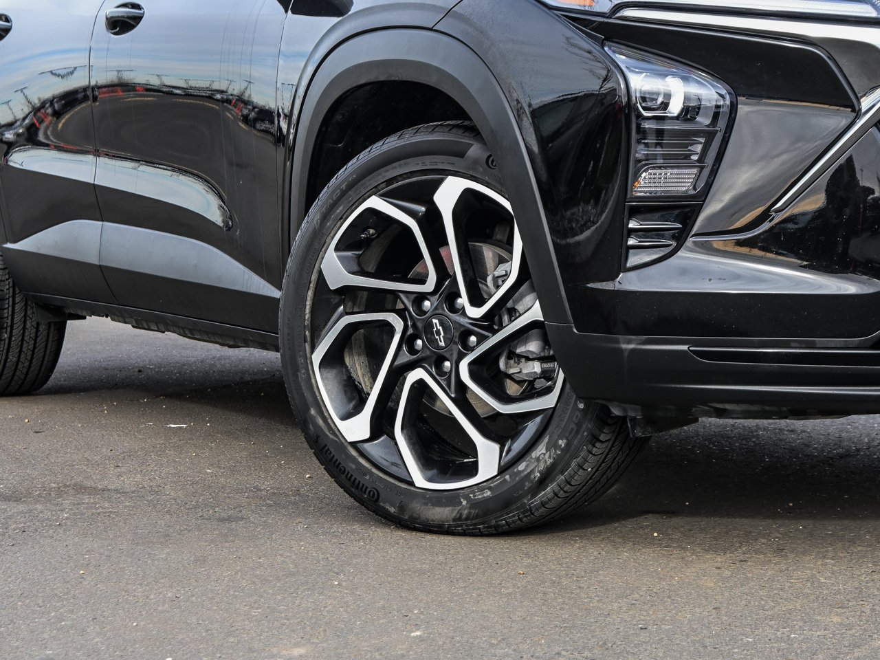 2025 Chevrolet Trax FWD 4dr 2RS Black Sherwood Park - photo #5