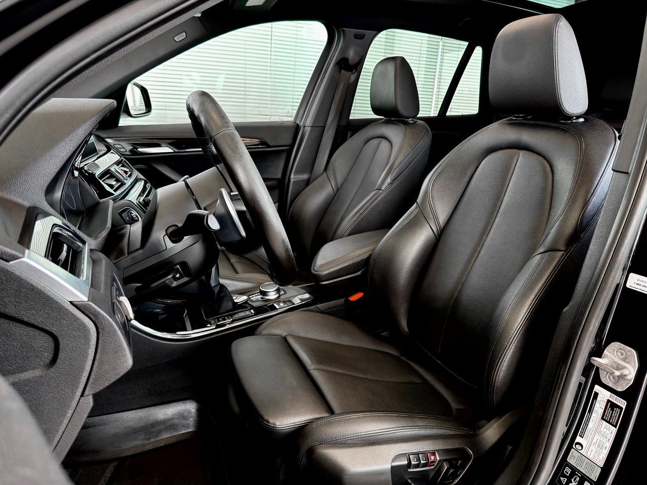 2017 BMW X1 Black Notre-Dame-des-Prairies - photo #20