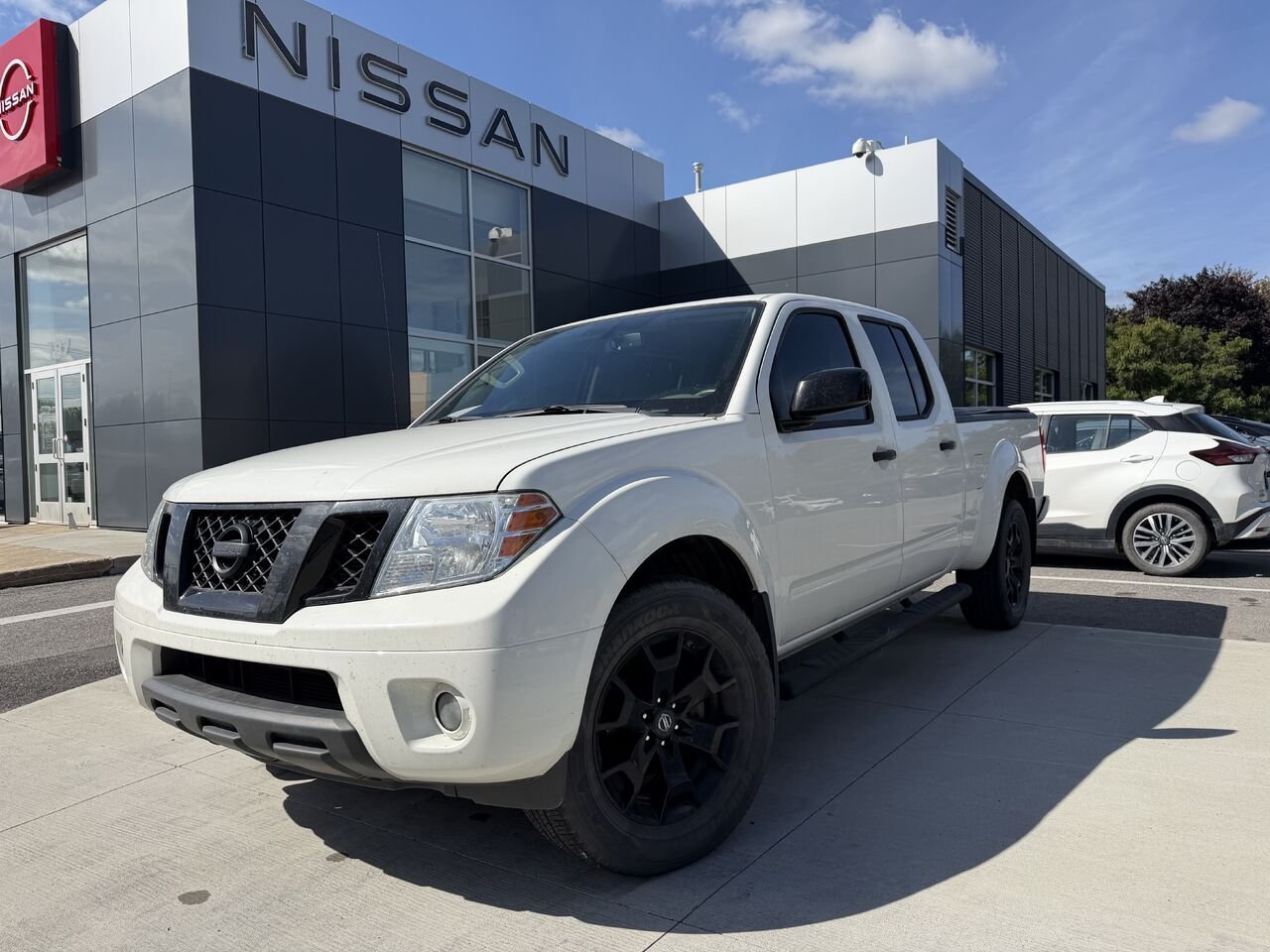 Nissan Frontier SV Édition minuit cabine multiplace 4x4 caisse longue BA 2019 Blanc Châteauguay - photo #0