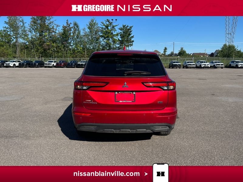 2024 Mitsubishi Outlander Red Blainville - photo #13