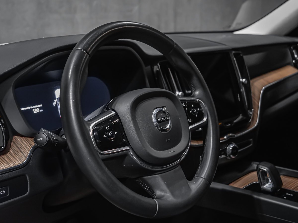 Volvo XC60 B5 PLUS DARK CLIMATE 2024 Argent Montréal - photo #7