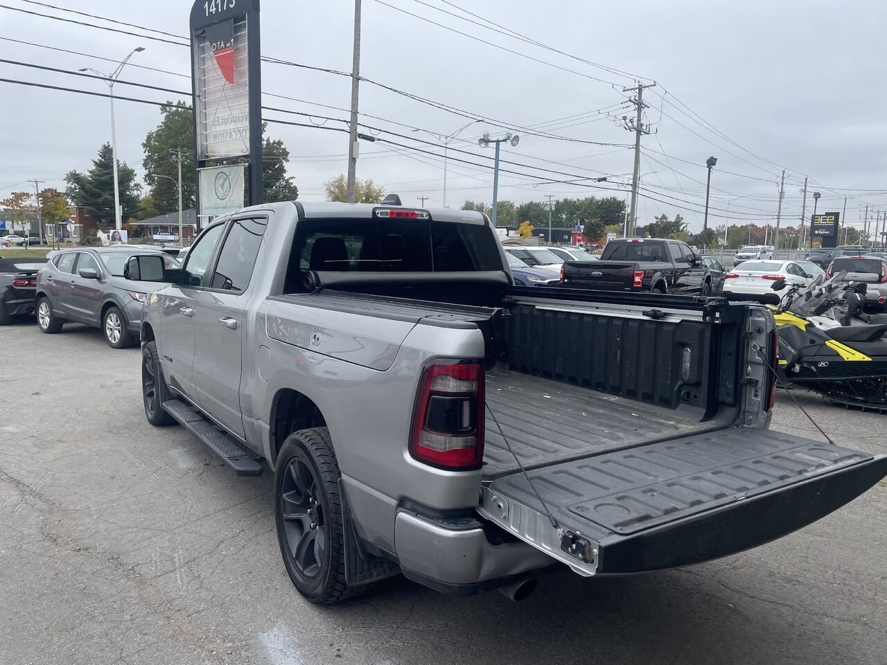 2022 Ram 1500 Grey  - photo #13