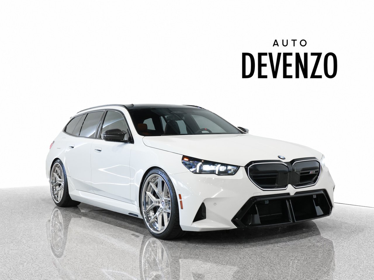 BMW M5 2026 Blanc Saint-Eustache - photo #0