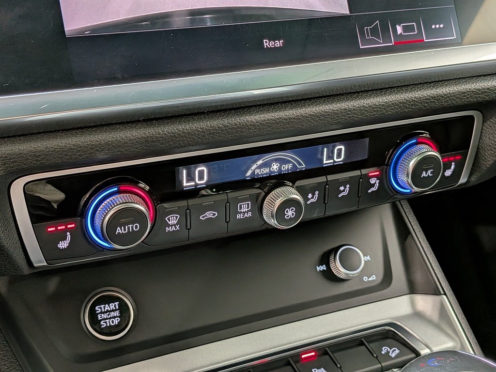2021 Audi Q3 Progressiv 45 TFSI quattro Black Val-David - photo #24