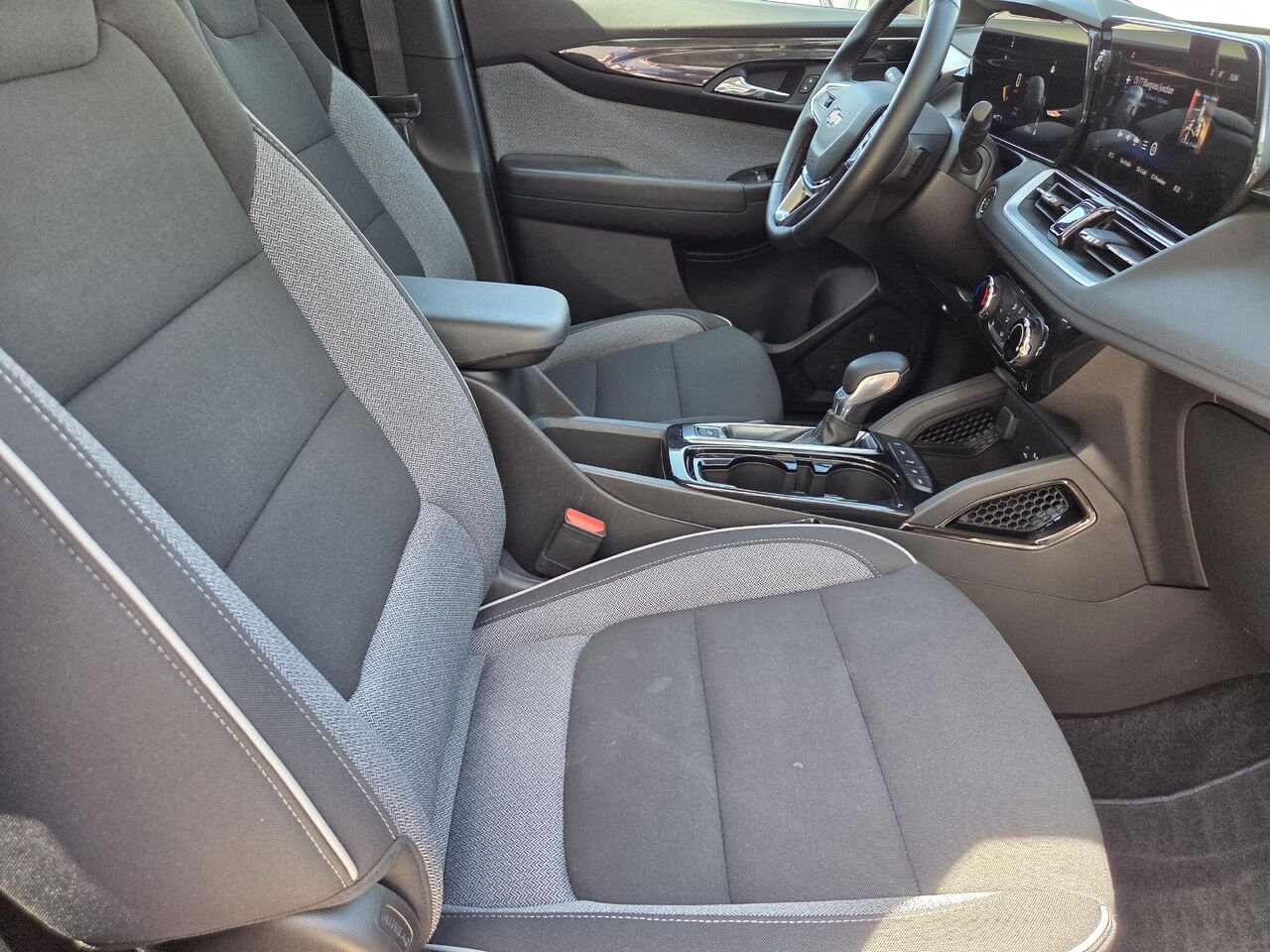 2025 CHEVROLET TRAILBLAZER Red Mont-Laurier - photo #10