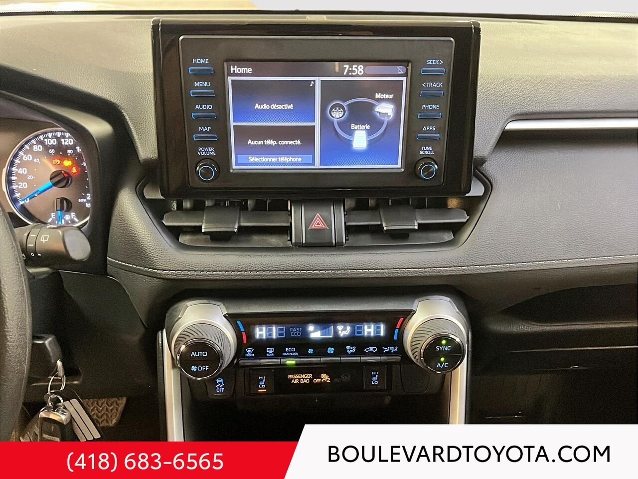 Toyota RAV4 Hybride 100742A-86 | LE, AWD 2022 Blanc Québec - photo #11