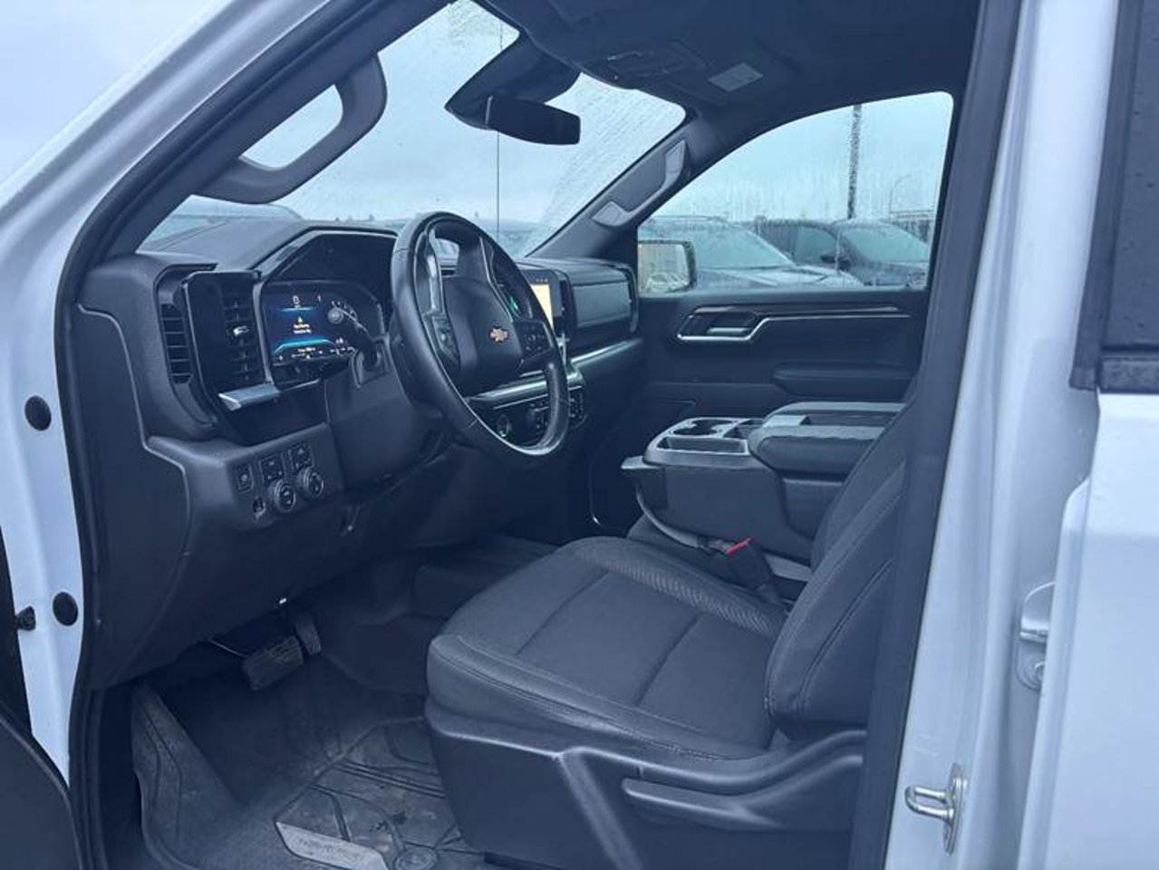 2023 Chevrolet Silverado 1500 4WD Crew Cab 147 LT White Sherwood Park - photo #5