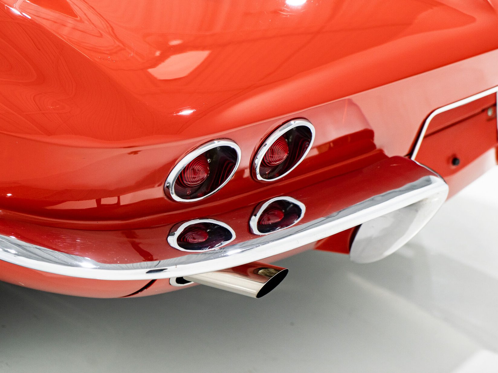 Chevrolet Corvette Split window matching# 327 Factory A/C | PRICE IN USD 1963 Rouge Montréal - photo #42