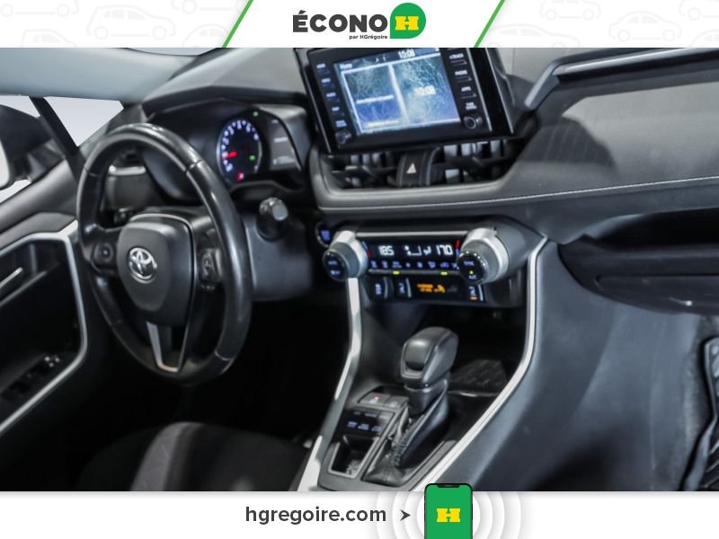 2019 Toyota Rav 4 White Laval - photo #21