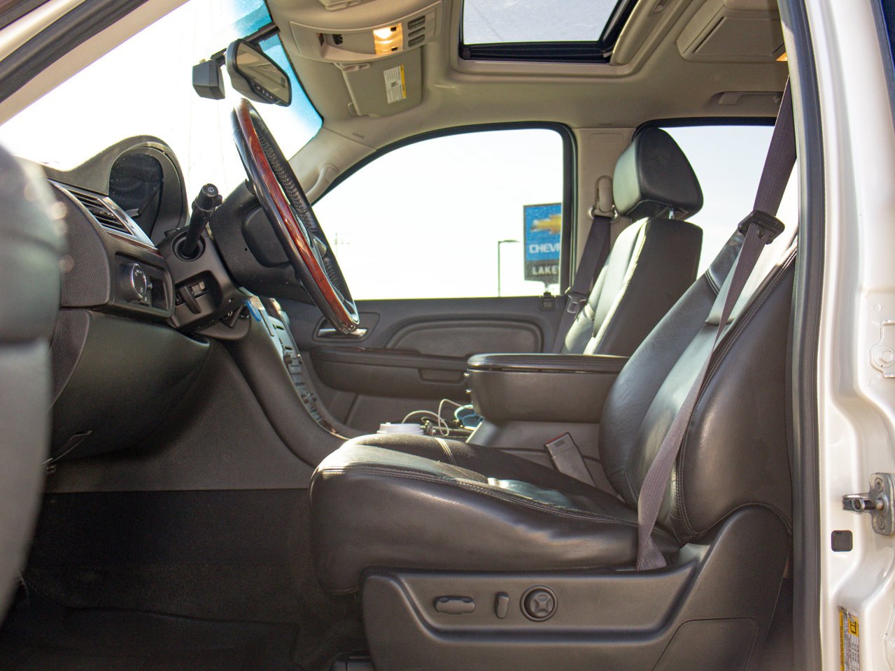 2008 Cadillac Escalade AWD 4dr White Sherwood Park - photo #16