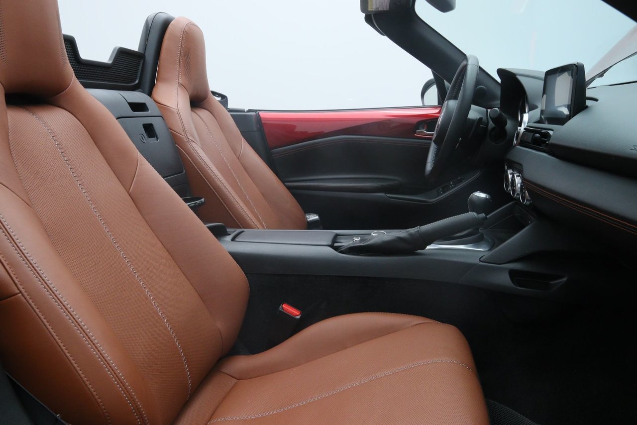 2023 Mazda MX-5 GT Red Baie-Comeau - photo #12
