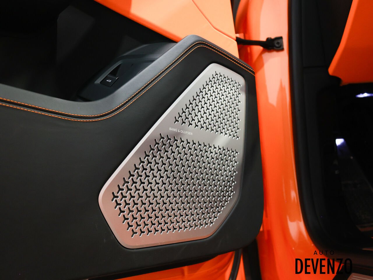 2023 Lamborghini Urus Orange Saint-Eustache - photo #16