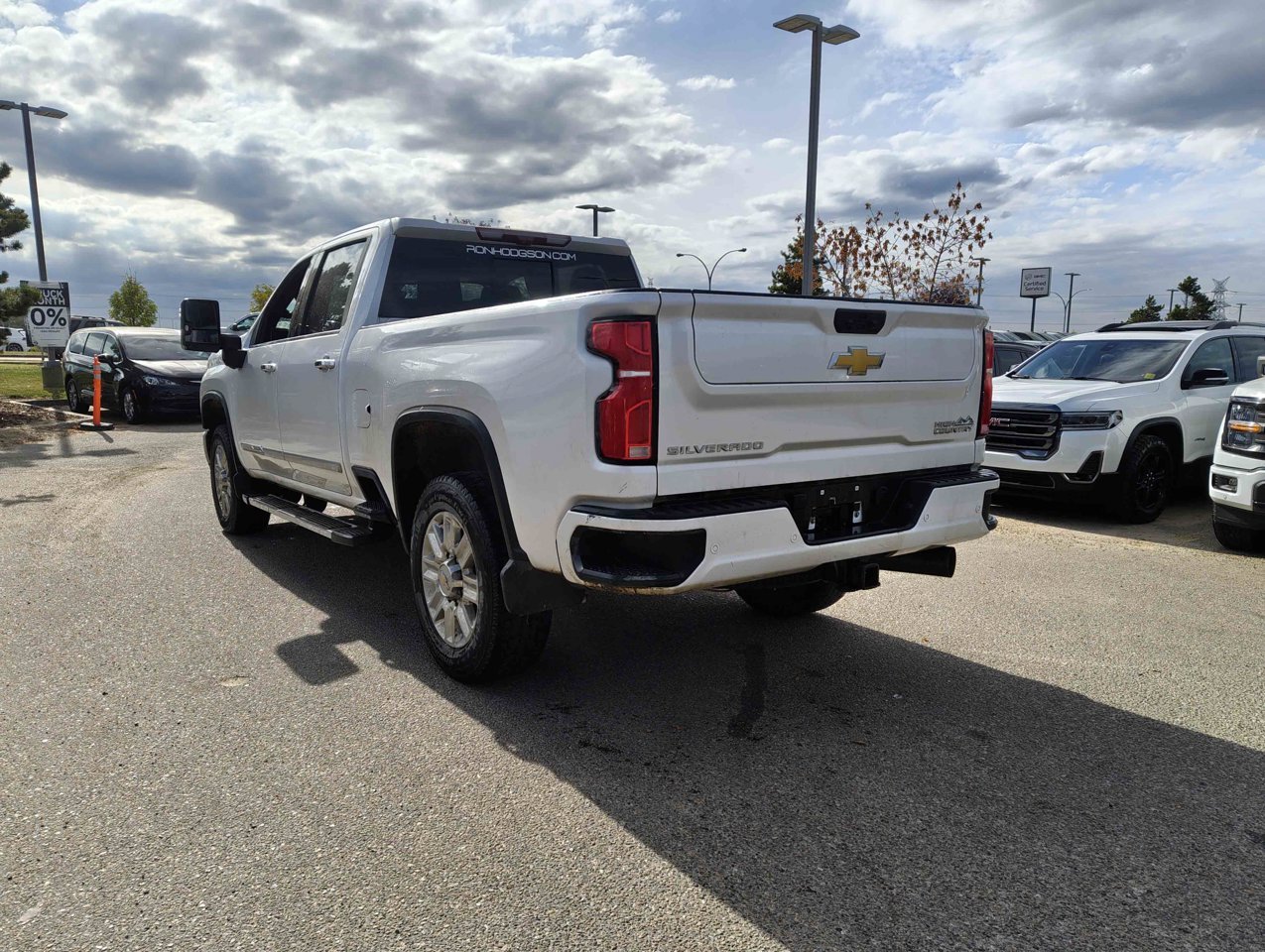 2025 Chevrolet Silverado 3500HD 4WD Crew Cab 159 High Country White Sherwood Park - photo #5