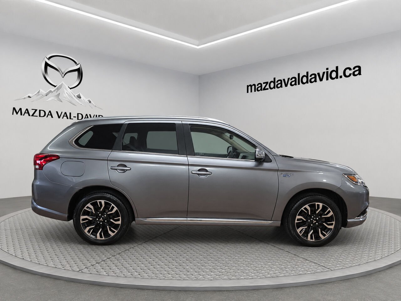 2018 Mitsubishi Outlander Plug-In Hybrid GT S-AWC Grey Val-David - photo #7