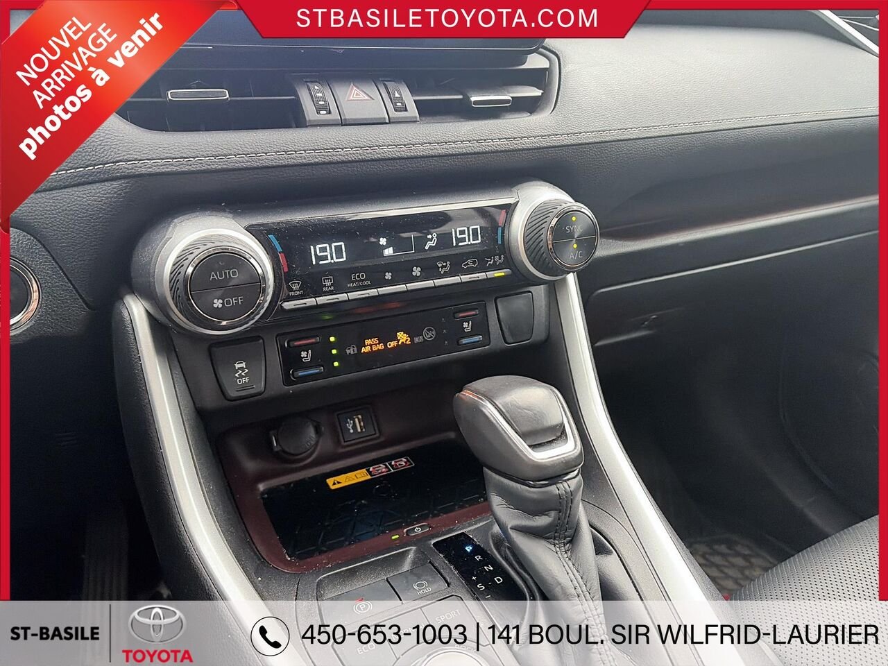 TOYOTA RAV4 2023 Gris Saint-Basile-le-Grand - photo #10