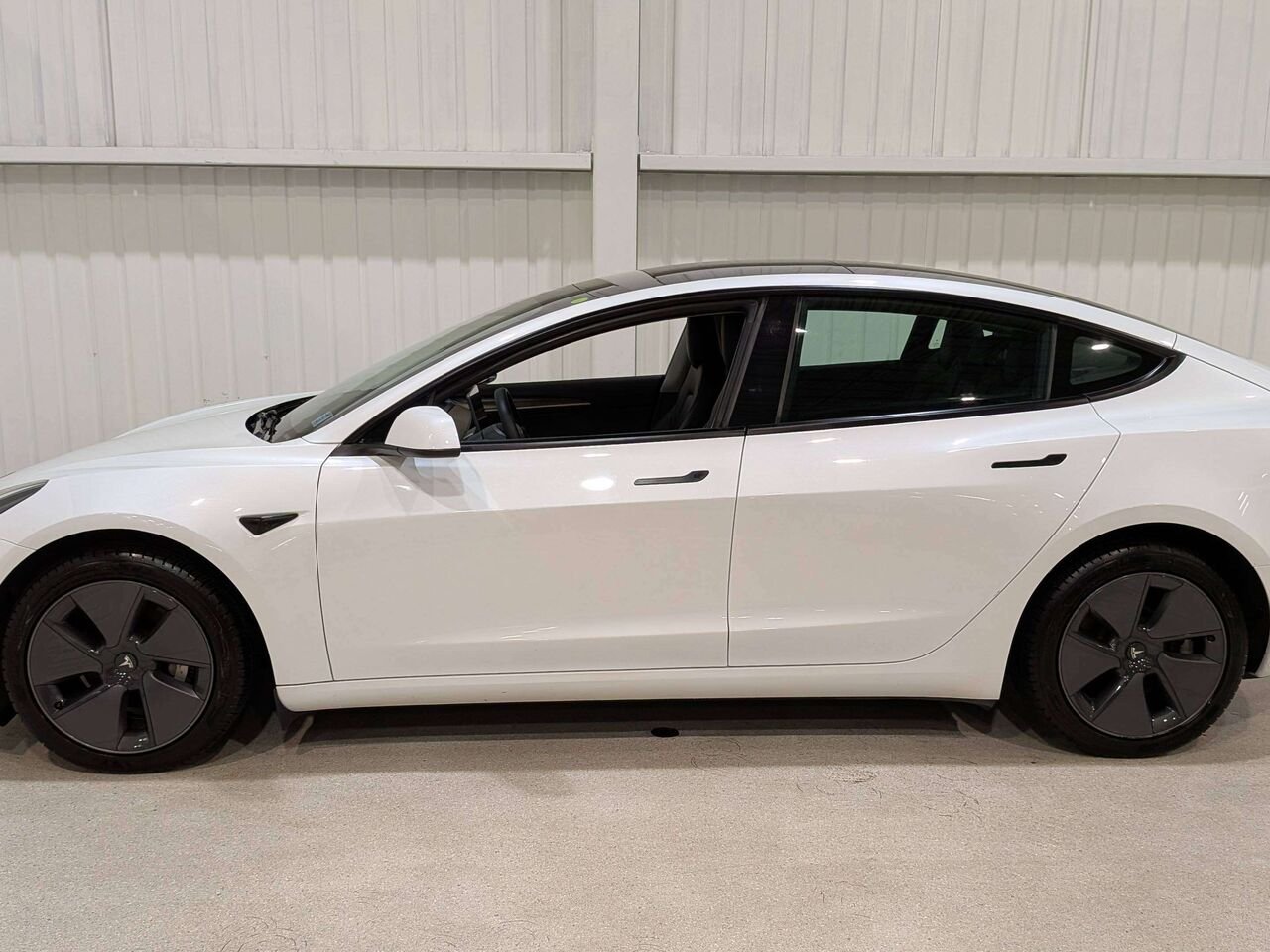 2023 Tesla Model 3 RWD White Val-David - photo #4
