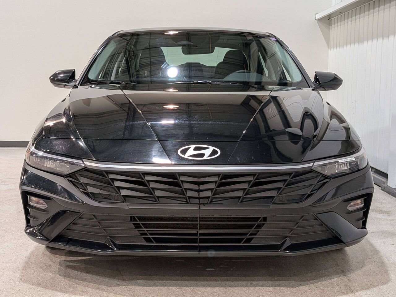 2025 Hyundai Elantra Preferred IVT w/Tech Pkg Black Val-David - photo #3