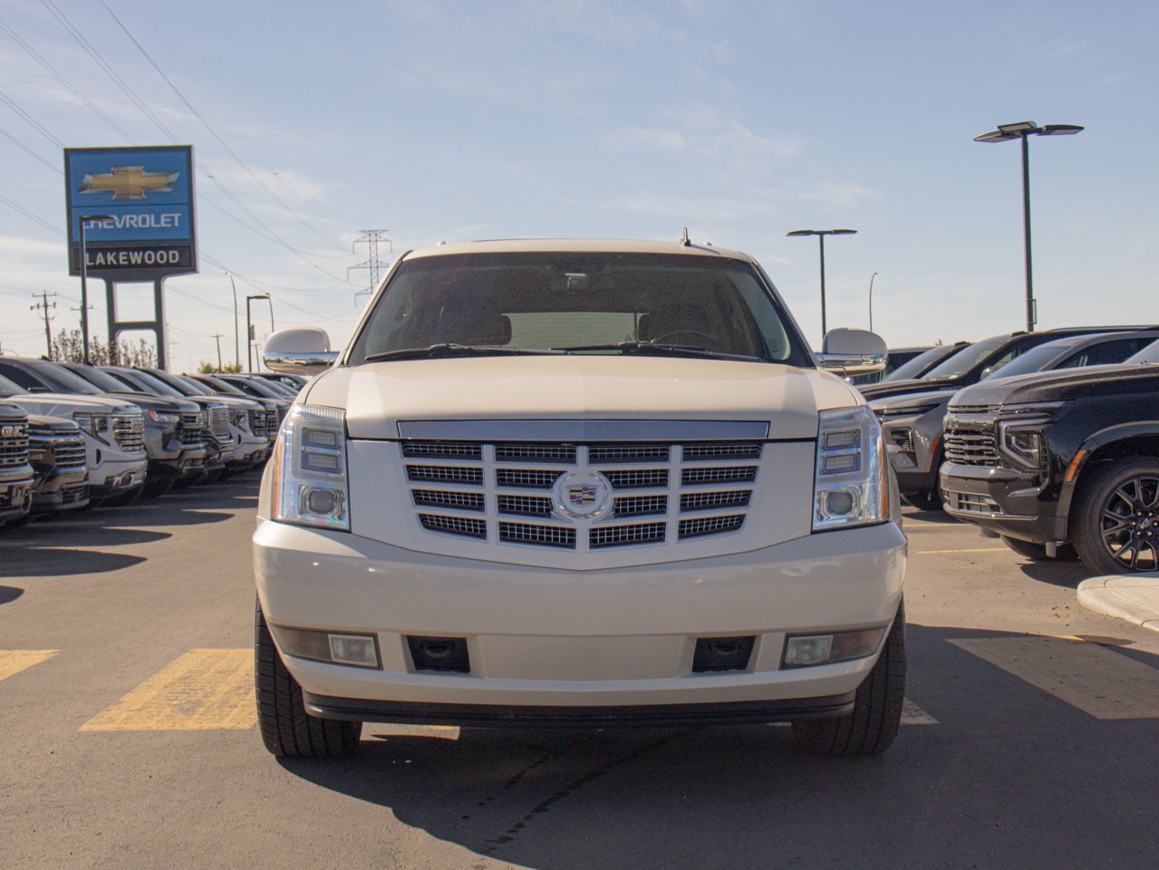 2008 Cadillac Escalade AWD 4dr White Sherwood Park - photo #2
