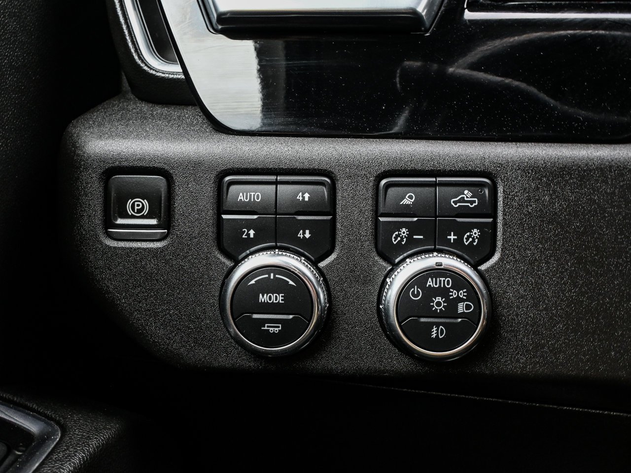 2024 GMC Sierra 3500HD 4WD Crew Cab 159 SLE White Sherwood Park - photo #18