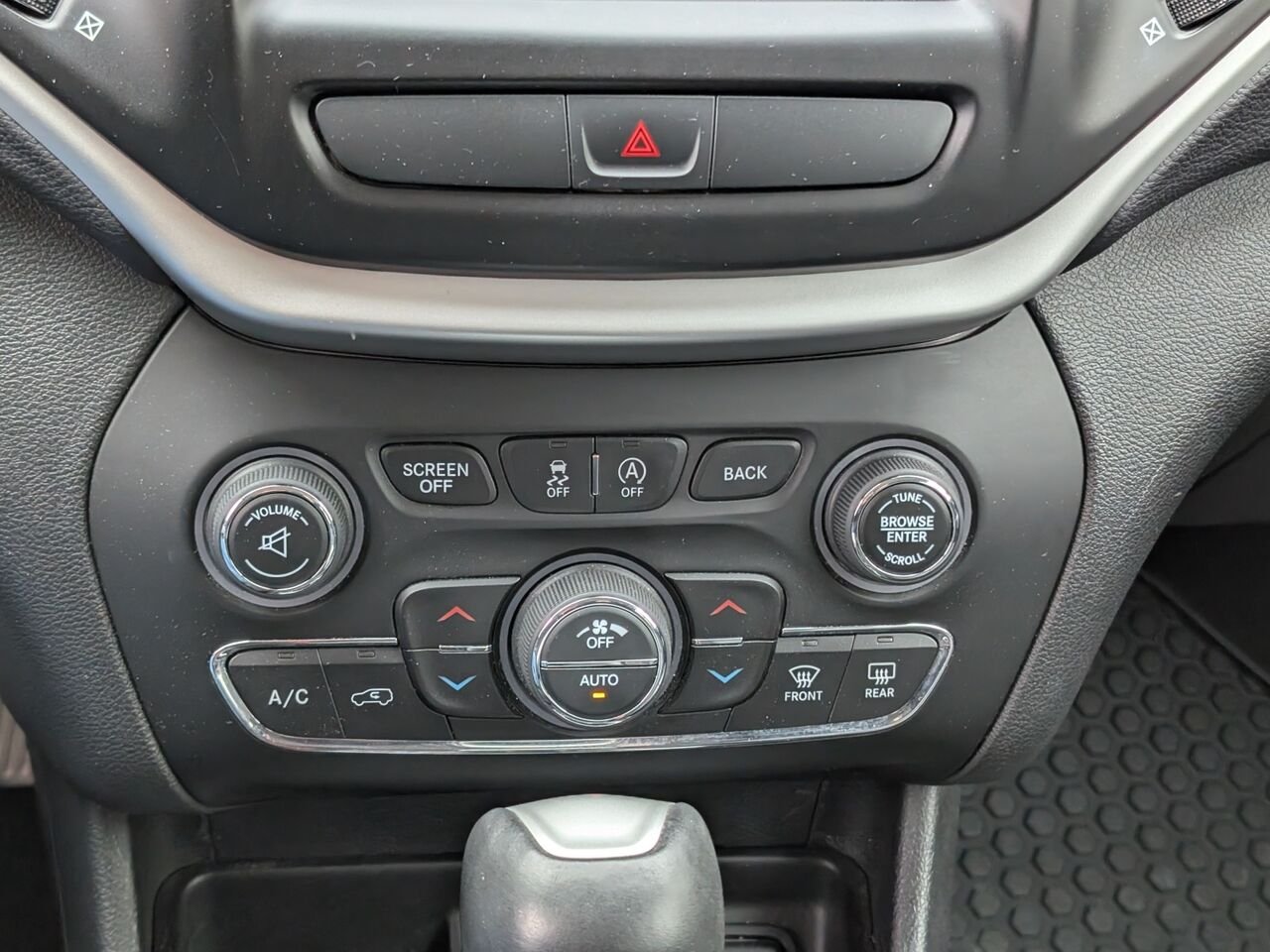 Jeep Cherokee Trailhawk/SIÈGES CHAUFFANTS ET VENTILLÉS/VOLANT CHAUFFANT/AC BIZONE 2017 Rouge Sherbrooke - photo #10