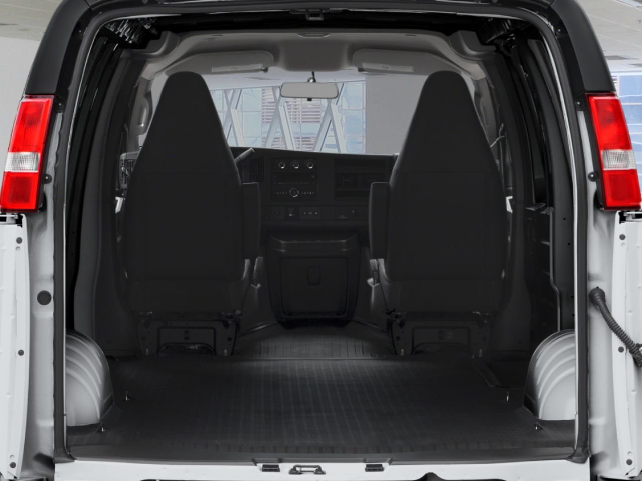 GMC Fourgonnette Savana utilitaire BASE 2026 Blanc sommet Saint-Jérôme - photo #5