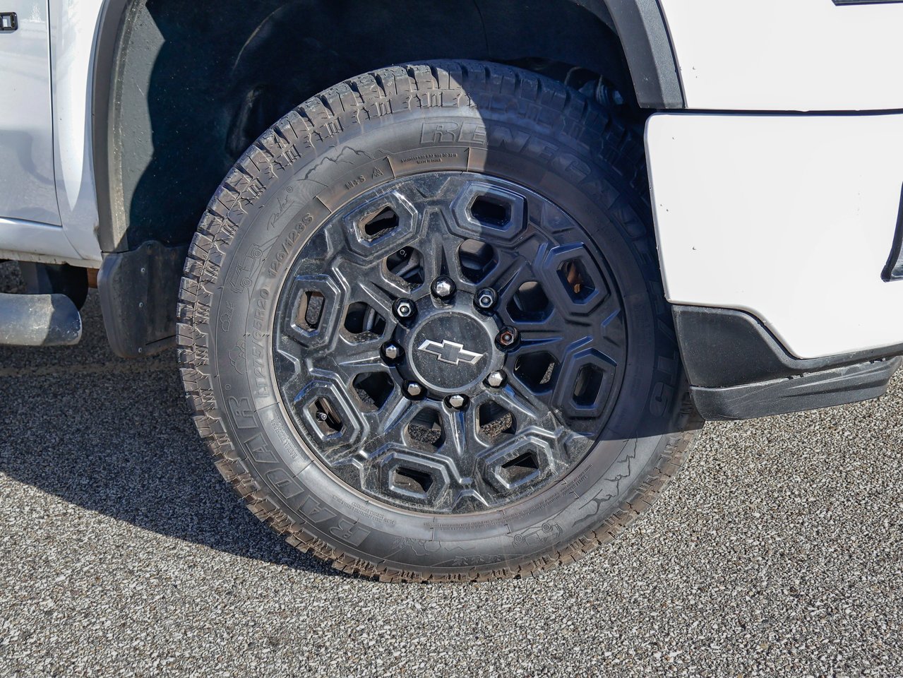 2024 Chevrolet Silverado 2500HD 4WD Crew Cab 159 LT White Sherwood Park - photo #4