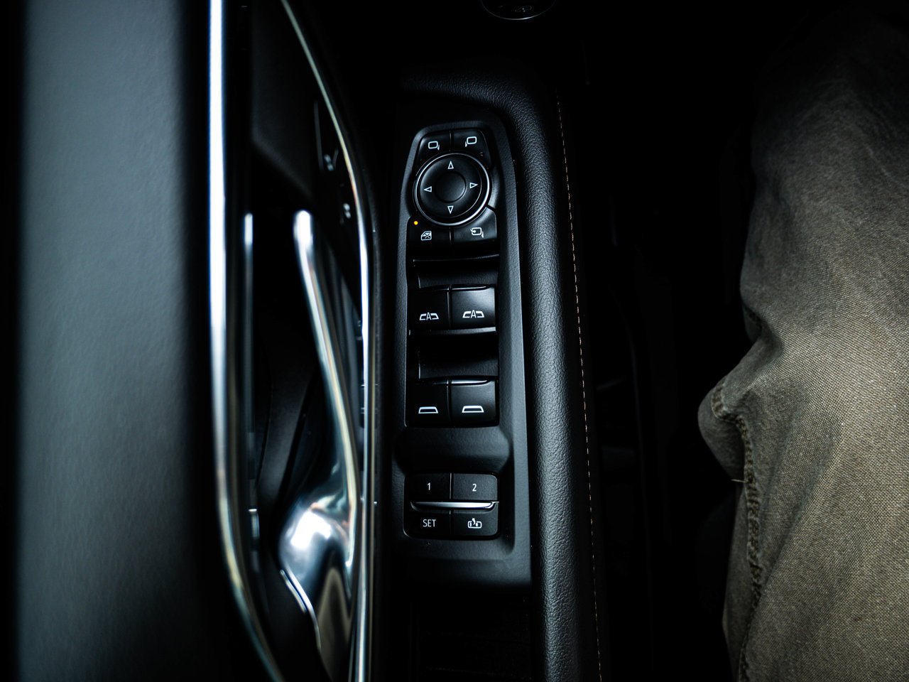 2023 Chevrolet Tahoe 4WD 4dr High Country White Sherwood Park - photo #18