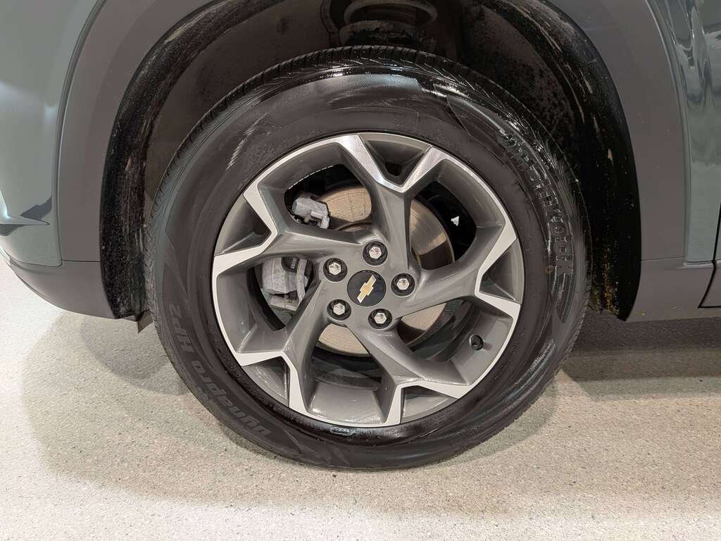 Chevrolet Trax FWD 4dr LT 2025 Gris Val-David - photo #32