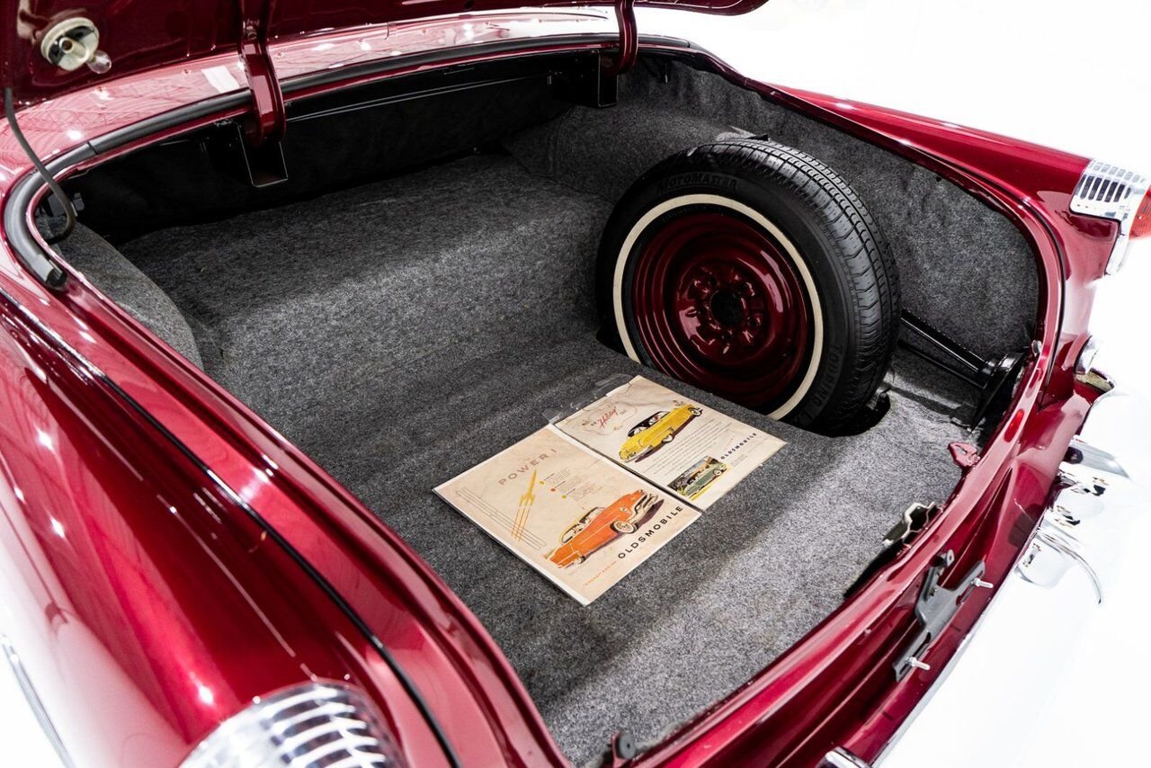 Oldsmobile 98 PRIX EN USD | Convertible Beautifully Presented from complete Restoration 1953 Rouge Montréal - photo #26