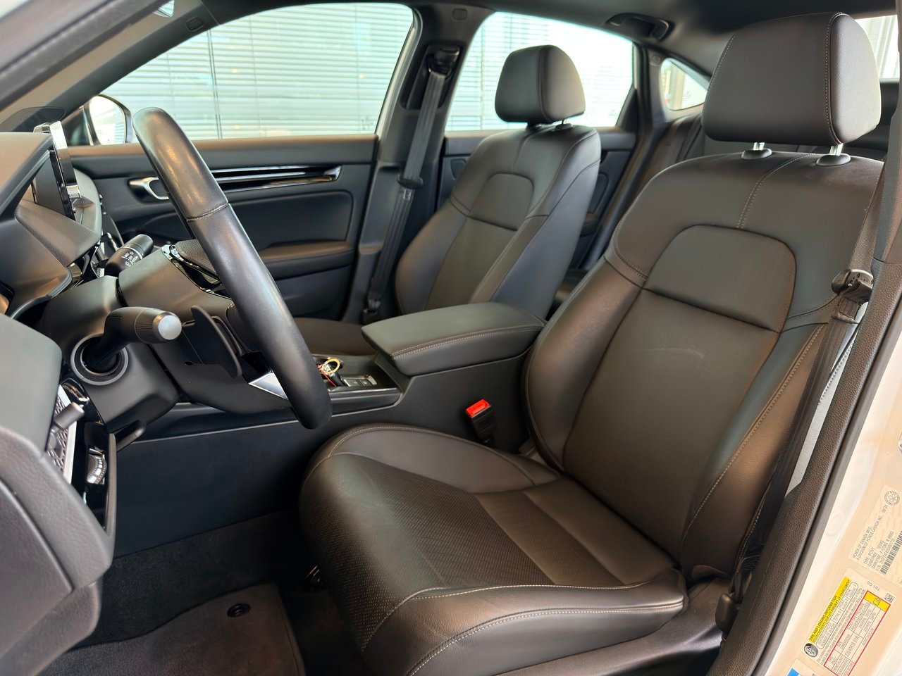 2025 Honda Civic Sedan Hybrid White Notre-Dame-des-Prairies - photo #22