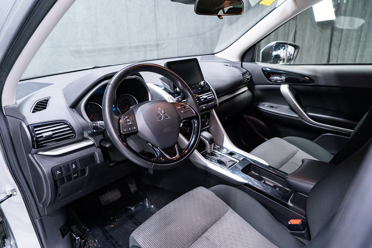 2024 Mitsubishi Eclipse Cross LE S-AWC Silver Montreal - photo #6