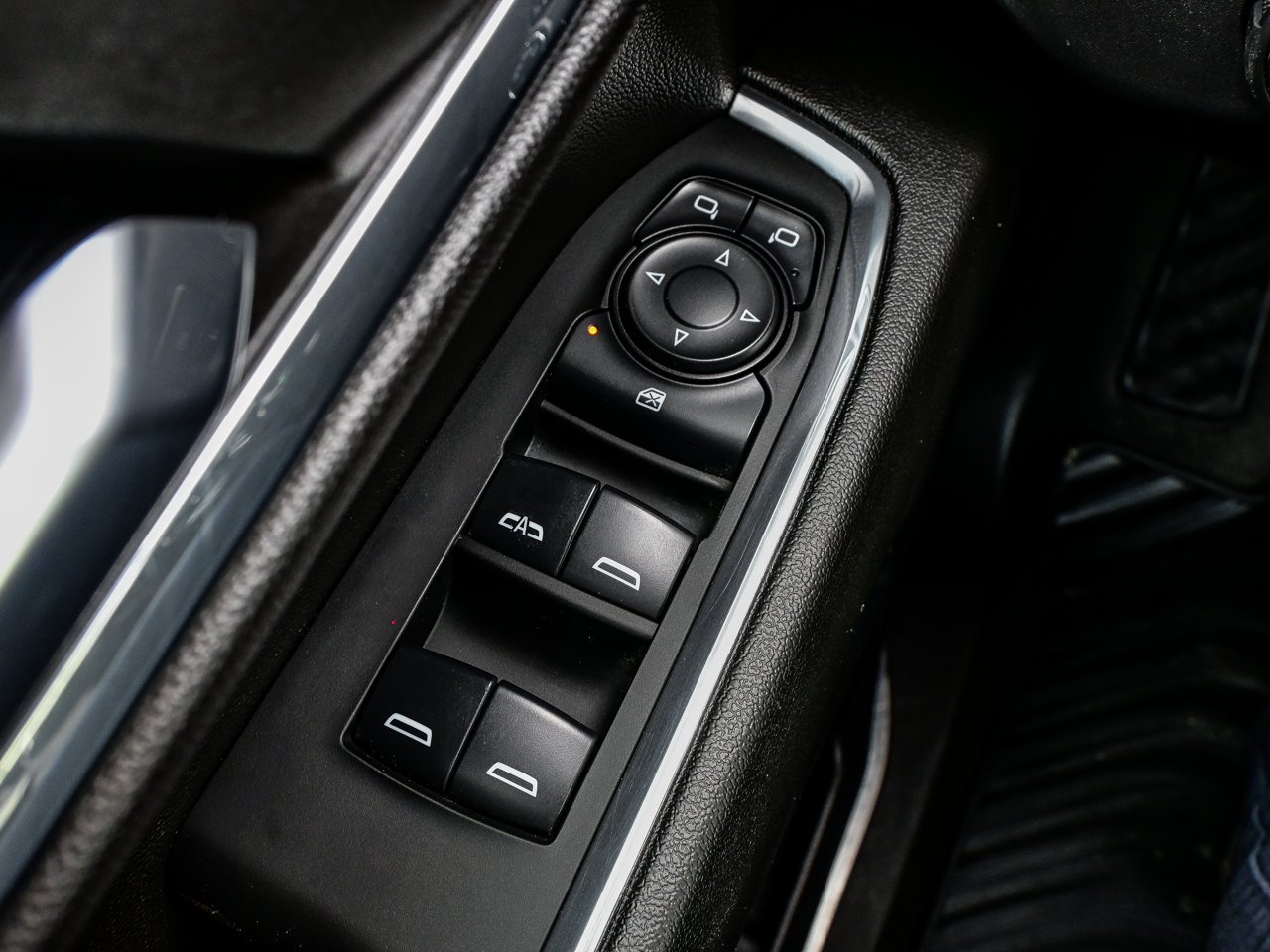 2024 Chevrolet Silverado 1500 4WD Crew Cab 147 LT White Sherwood Park - photo #17