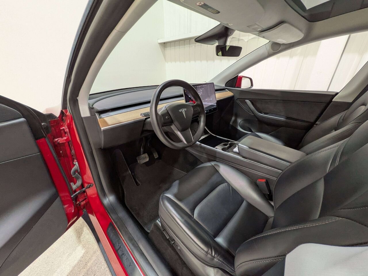 2020 Tesla Model Y Long Range AWD Red Val-David - photo #10