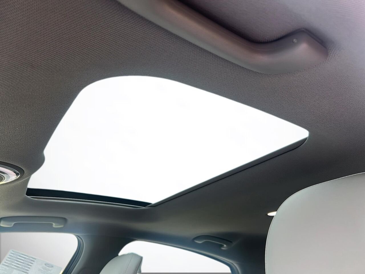 2023 Hyundai IONIQ 6 White Saint-Jérôme - photo #20