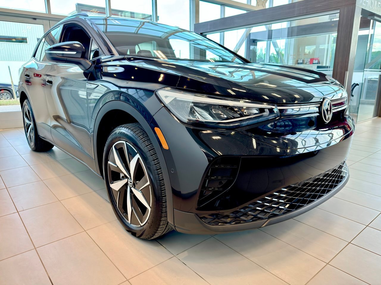 2024 Volkswagen ID.4 Black Notre-Dame-des-Prairies - photo #6