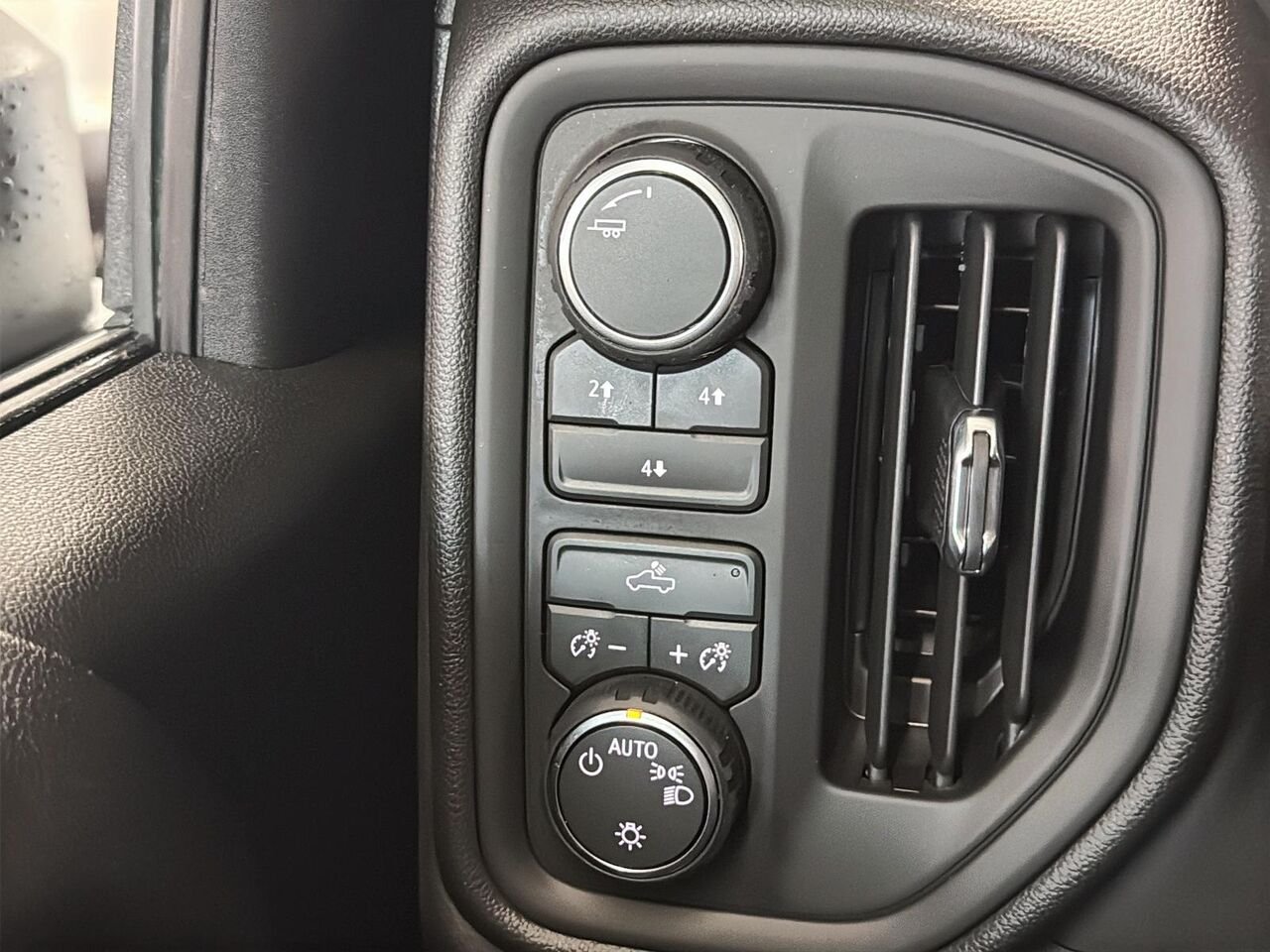 Chevrolet Silverado 2500HD WT cabine multiplace 4RM 159 po 2026 BLANC SOMMET Saint-Hyacinthe - photo #13