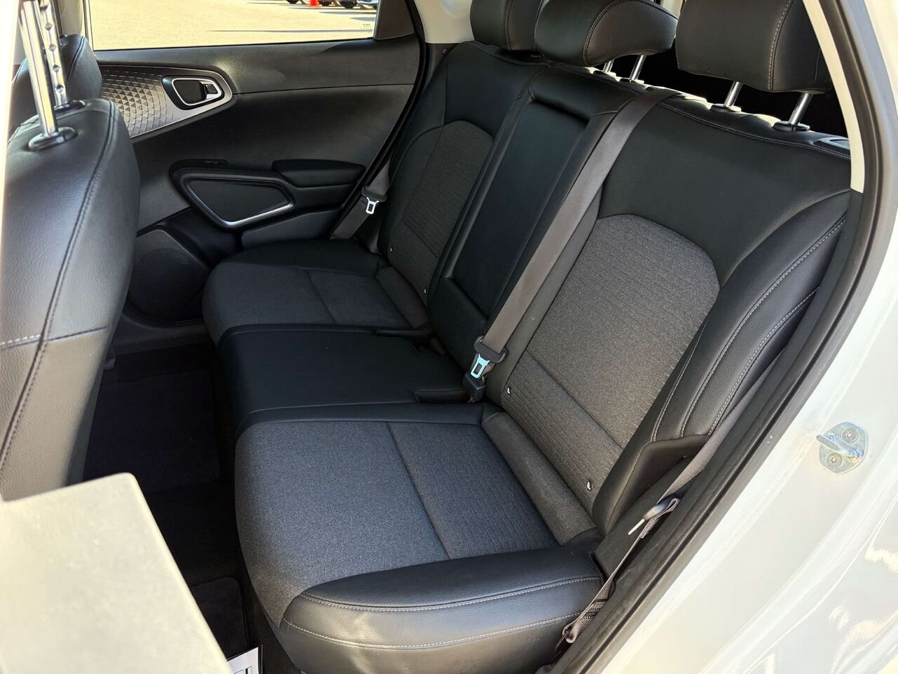 2022 Kia Soul White Gatineau - photo #17