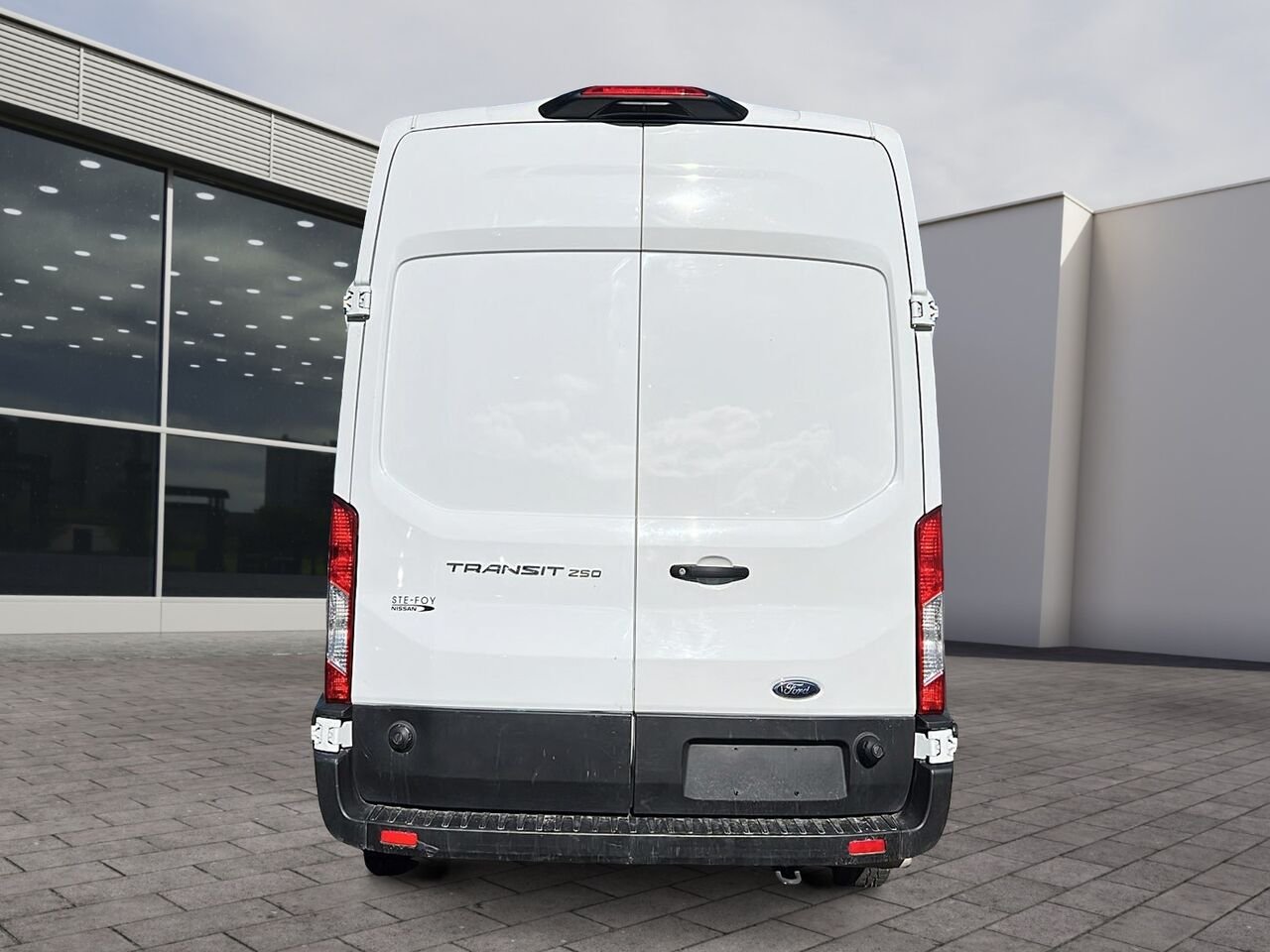 2025 Ford Transit fourgon utilitaire toit surélevé Québec - photo #2