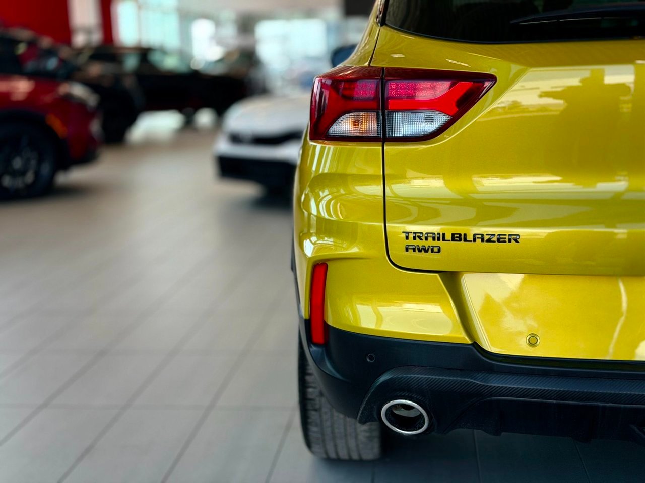 Chevrolet Trailblazer 2023 Jaune Notre-Dame-des-Prairies - photo #11