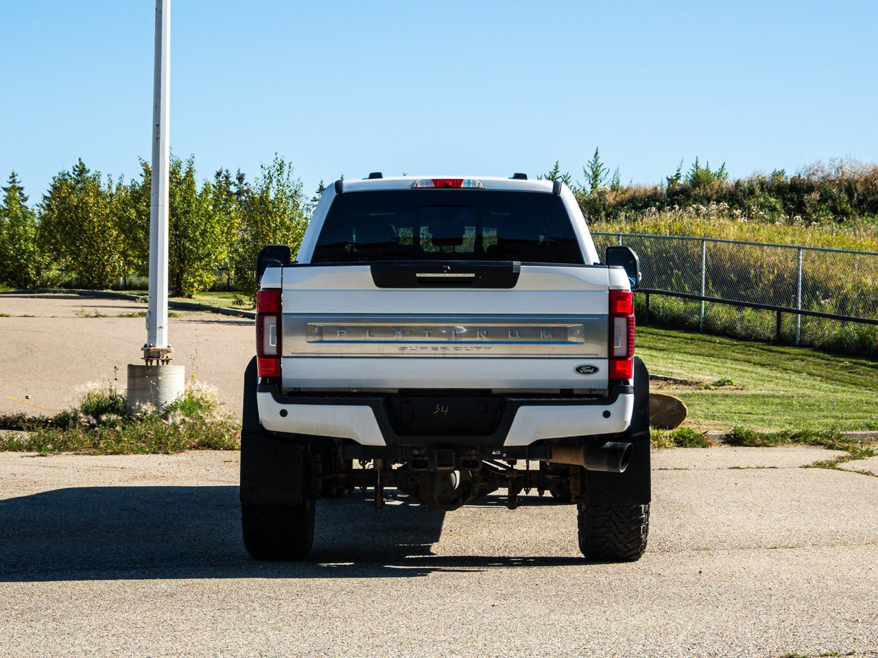 2022 Ford Super Duty F-350 SRW Platinum 4WD Crew Cab 6.75' Box White Sherwood Park - photo #12