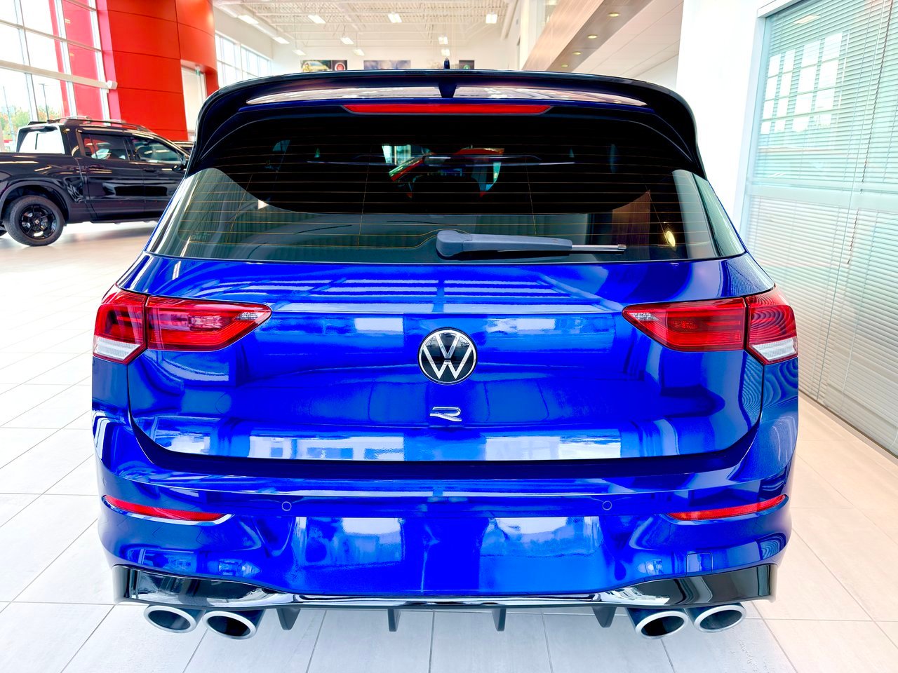 2024 Volkswagen Golf R Blue Notre-Dame-des-Prairies - photo #10