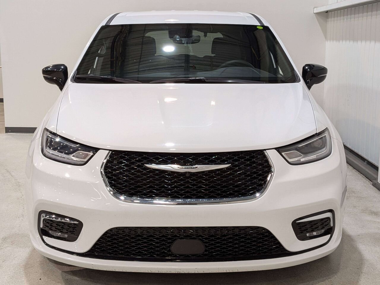 2025 Chrysler Pacifica Select FWD White Val-David - photo #3