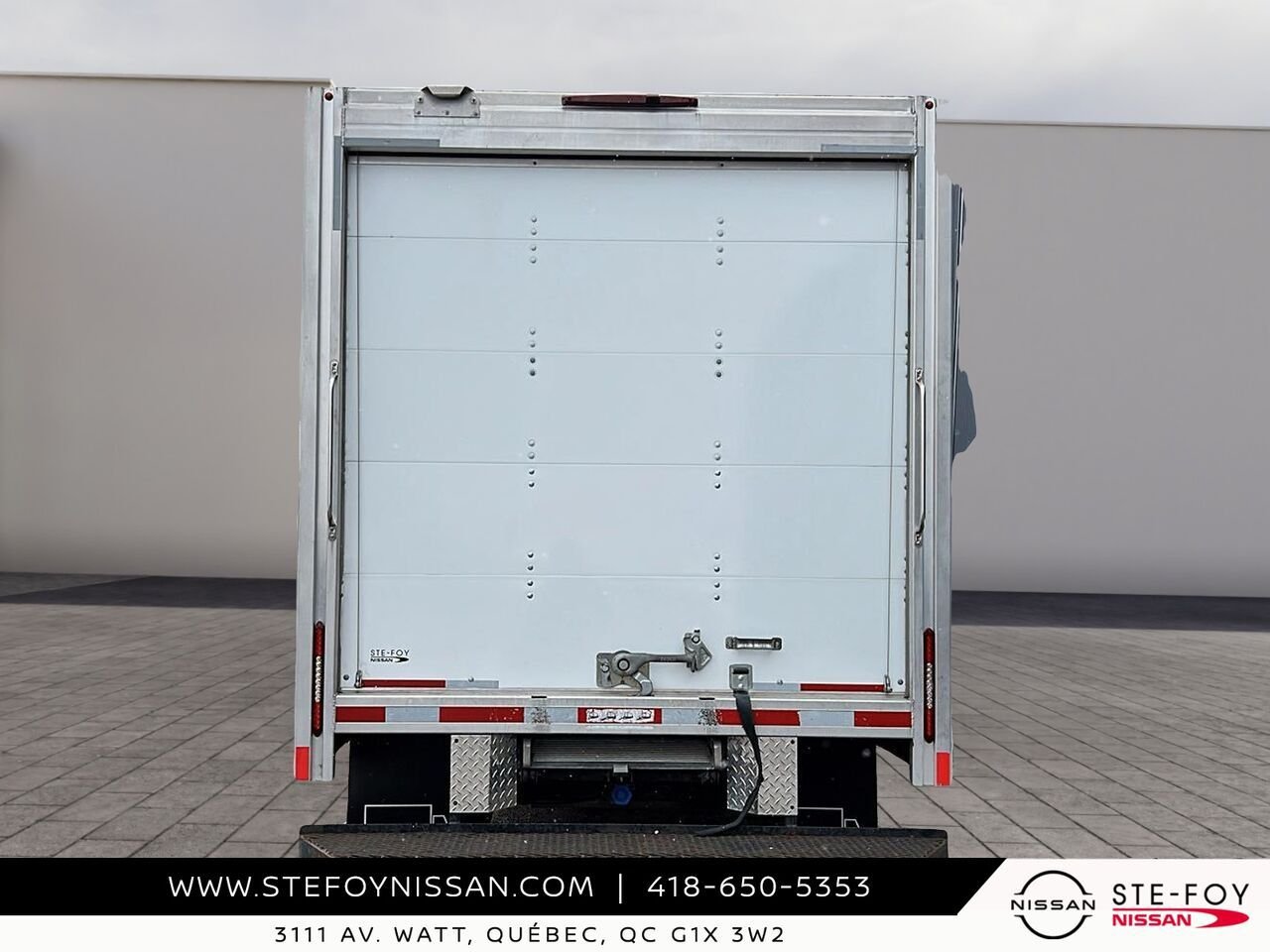 2023 GMC Fourgonnette commerciale tronquée Savana White Ste-Foy - photo #2