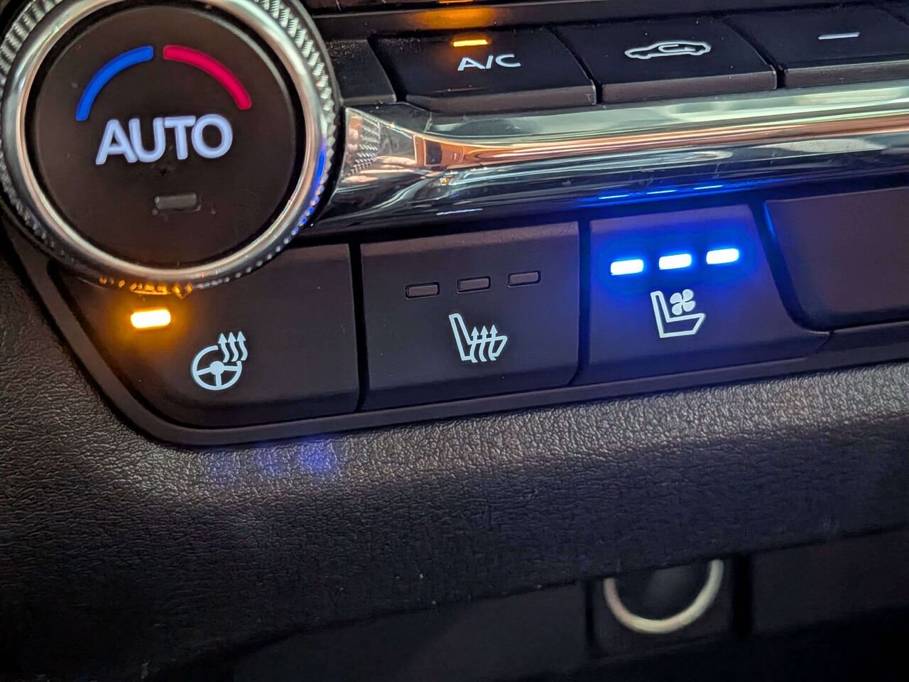 2024 Mazda CX-50 GT w/Turbo AWD Grey Val-David - photo #2